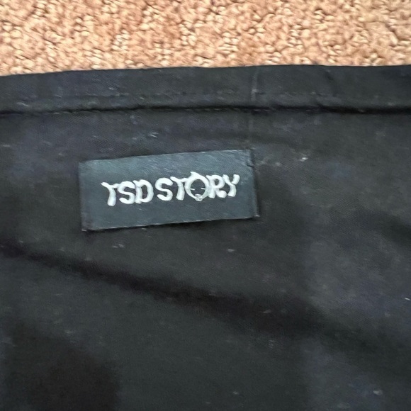 Black Multi-Purpose Breastfeeding Coverup, Carrier Cover, High Chair Cover - Picture 2 of 3